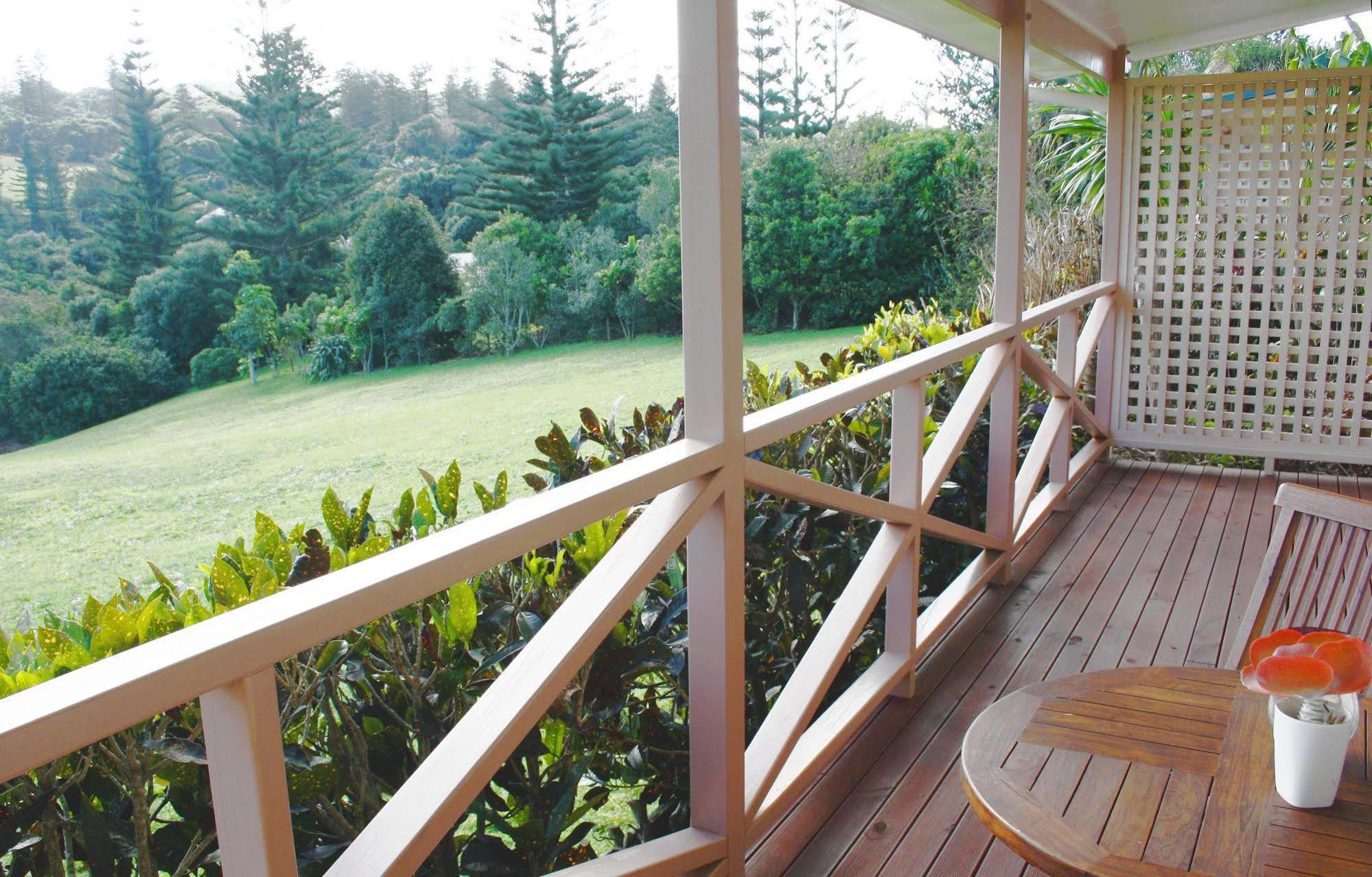 Poinciana Cottages Burnt Pine Exterior foto